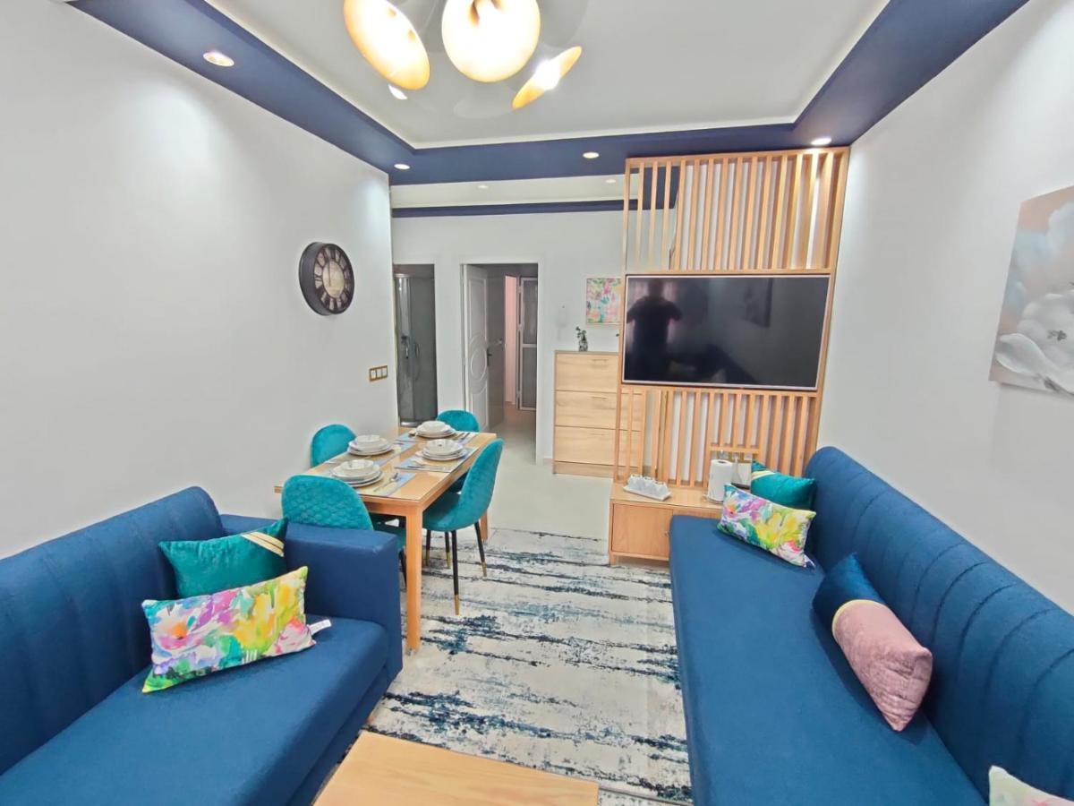 Fresh 2 Bedroom With Air Conditioner *